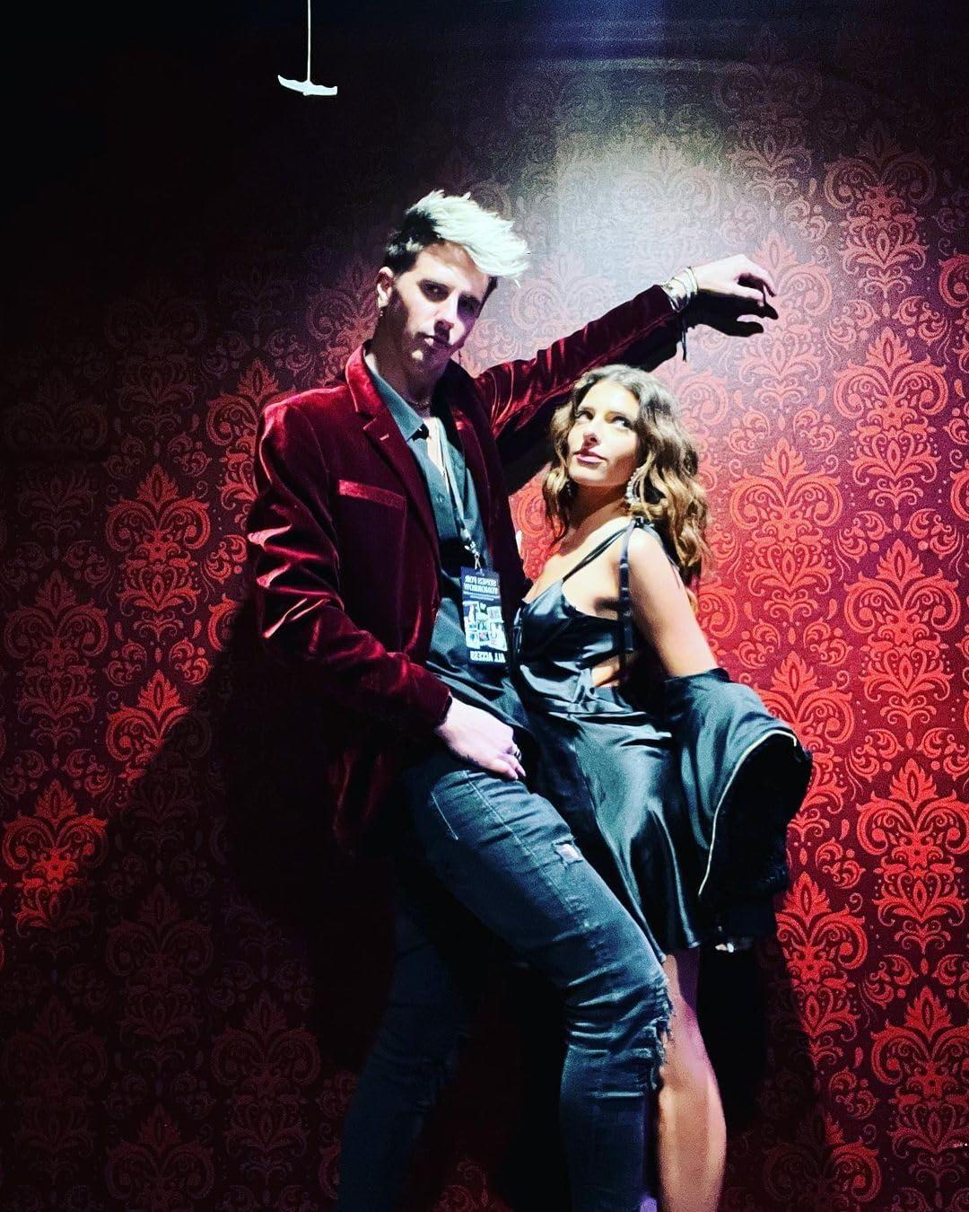 imagePJ PAUL JONES Mens Velvet Blazer Jacket Two Button Sport Coat Solid Suit Jackets for Dinner Prom WeddingWine